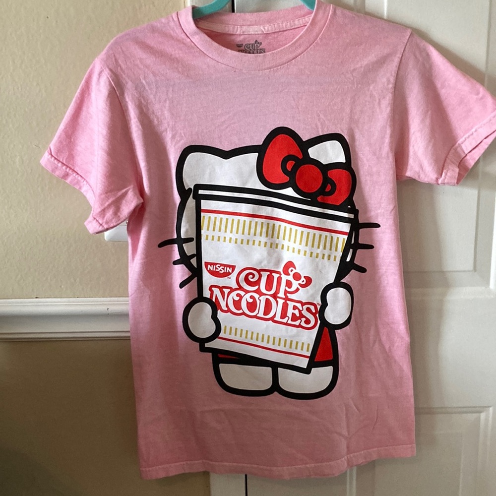 Hello Kitty Cup Noodles pink T-shirt